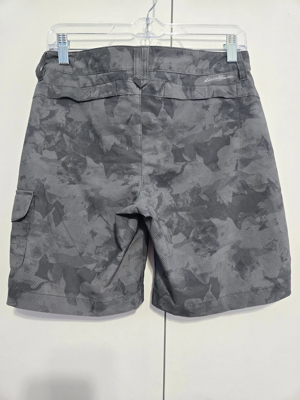 Eddie Bauer Women’s Cargo Golf Shorts‎ Gray Floral Print Size 2